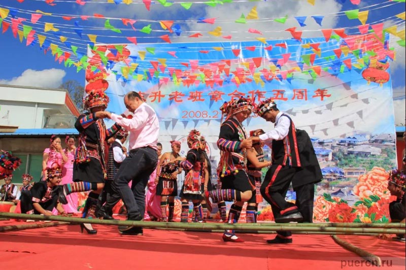 Состоялся праздник – пятая годовщина сотрудничества с деревней Лао Бань Чжан
