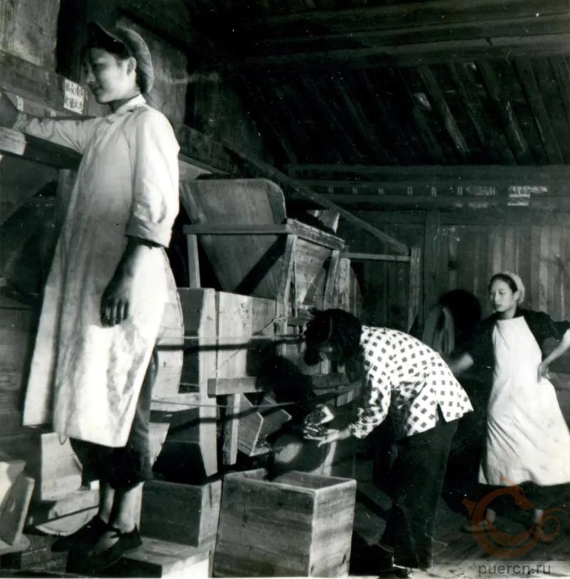 Работницы на фабрике Ся Гуань