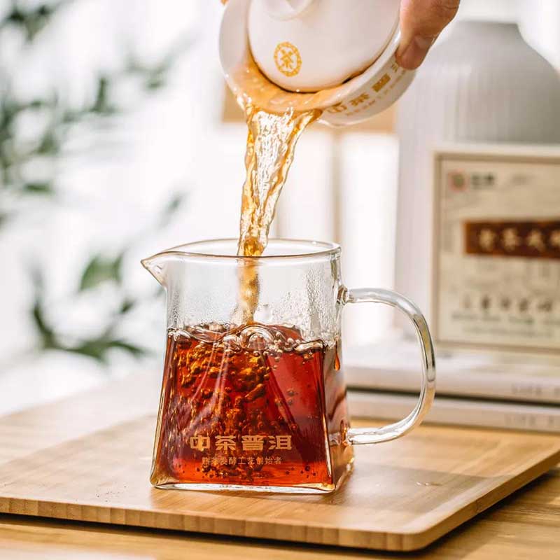 Чжун Ча Лао Ча Тоу «Старые Чайные Головы», шу пуэр, чайный настой
