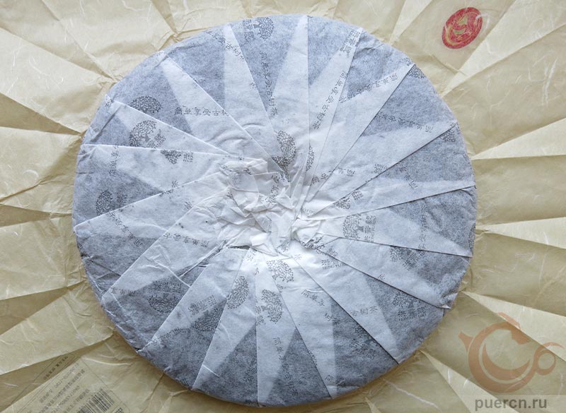 Хун Пу Хао, Гуи Ча, шу пуэр, 357 гр, 2019 г., лицевая сторона упаковки, вторая, внутренняя упаковка из тонкой бумаги